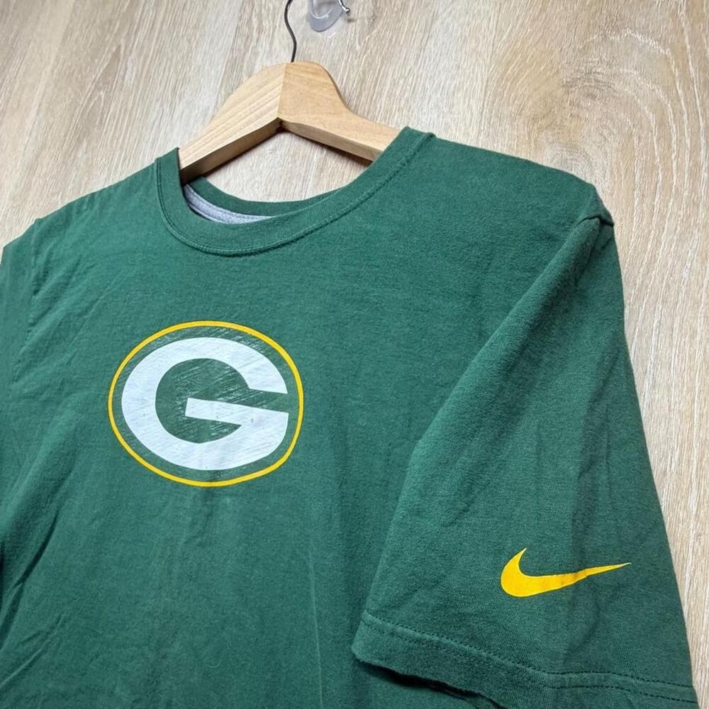 Nike Men's Green T-shirt